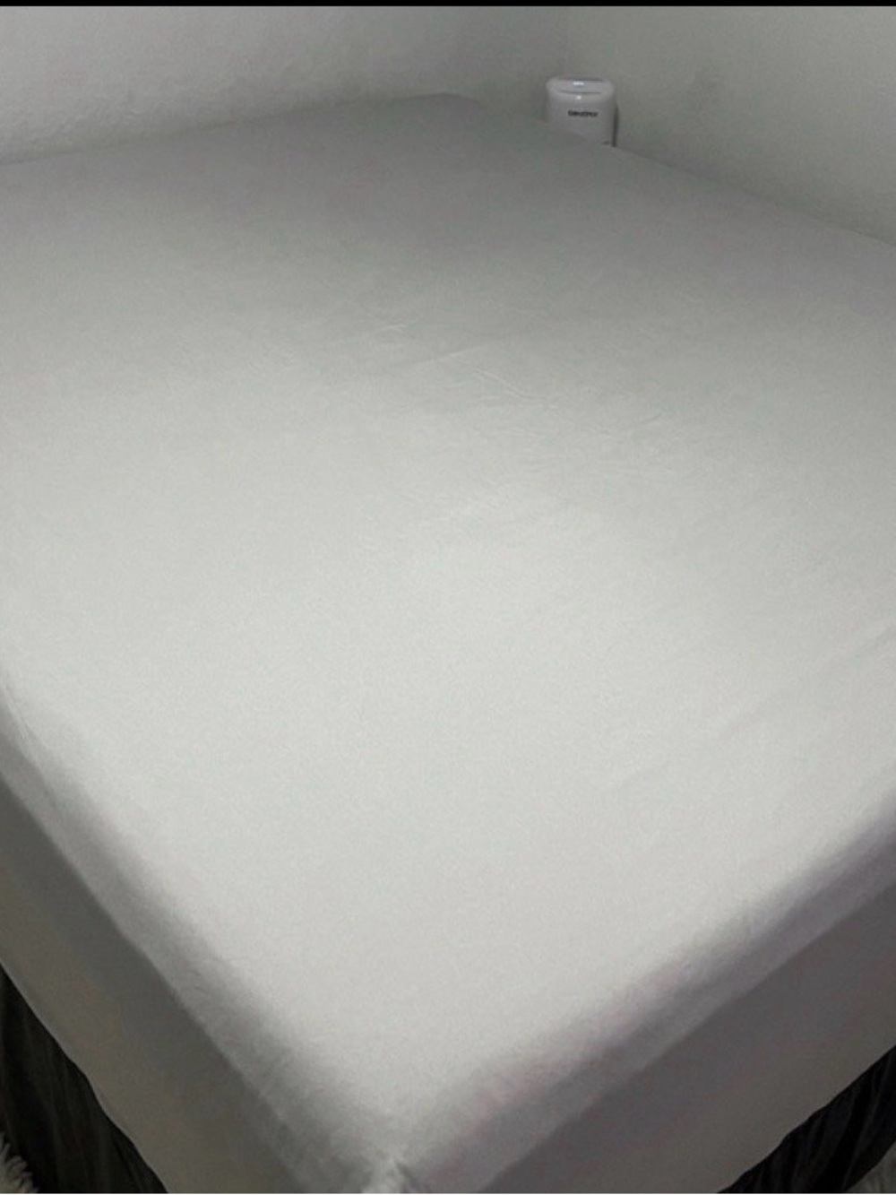 Grey fitted and flat sheet